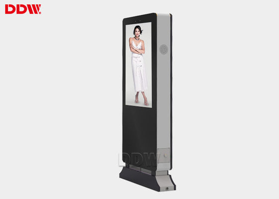 2000 Nits 55" Kiosco de sinalização digital ao ar livre com sistema de refrigeração de ventilador